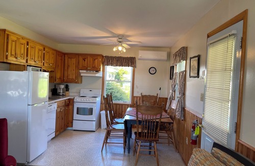 Stanhope Cottage | Executive Two-Bedroom Cottage (Cottage 11)