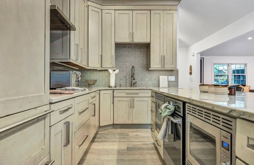 Noyack House | Expansive Sag Harbor Estate with Pool, Tennis, Hot Tub, Close to Sag Harbor.