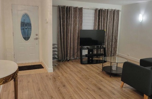 Pointe-aux-Trembles House | Experience comfort, style, and tranquility in this beautifully renovated home.