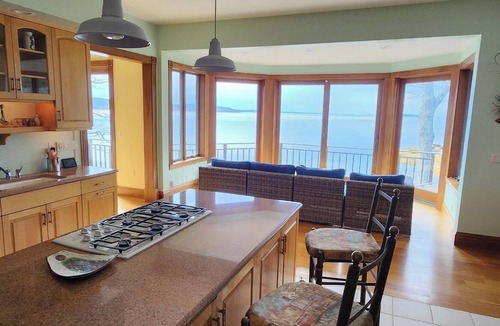 Brooklin House | Experience the magic of this extraordinary oceanfront retreat in Blue Hill.
