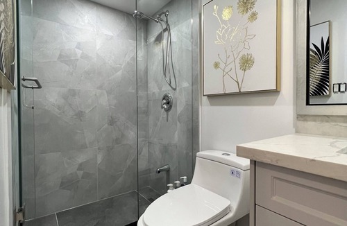 Markham House | Experience Unforgettable Luxury Markham Townhouse Exquisite 6-Bedroom Getaway