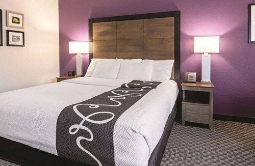 Portland House | Explore Enchanting Views of Portland! 2 Modern Hotel Units, Free Breakfast