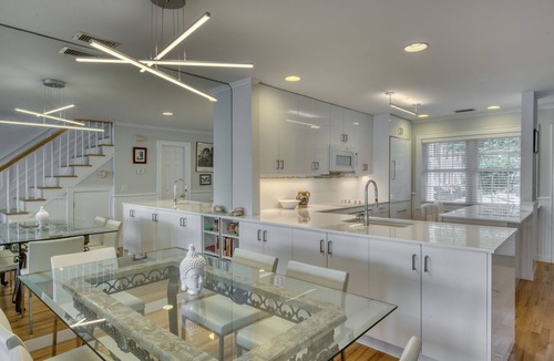 Greenport House | Exquisite Waterfront Townhome in Greenport with Pool and Boat Slip. Walk to all!