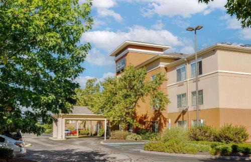 Waltham Hotel | Extended Stay America Suites - Boston - Waltham - 52 4th Ave