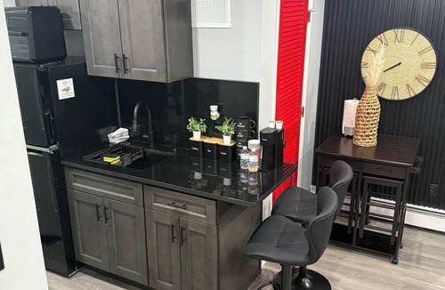University Heights Apartment | Fabulous 1-bedroom apartment with AC in vibrant Bronx neighborhood