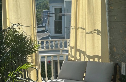 Salem Apartment | Fabulous 3-bedroom apartment in charming Salem