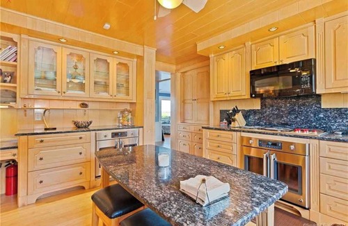 Pawcatuck House | Fabulous 4-bedroom Waterfront Home with beach and dock in charming Stonington