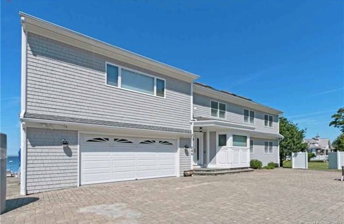 Pawcatuck House | Fabulous 4-bedroom Waterfront Home with beach and dock in charming Stonington