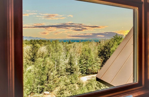 Gilford House | Fabulous 4BR house mountain & Lake Views, in lovely Gilford