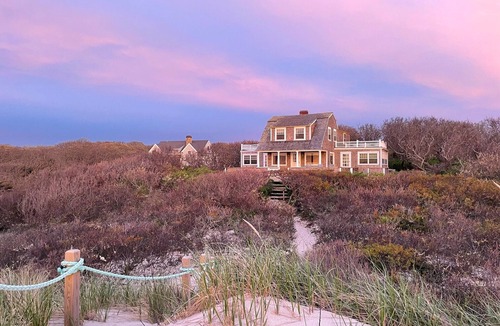 East Dennis House | Fabulous 5-bedroom beachfront house in charming Quivet Village in East Dennis MA