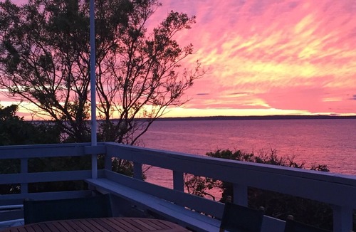 Tisbury House | FABULOUS Makonikey OCEANFRONT With Private Beach !Wrap Around Deck, Pets Ok, A/C