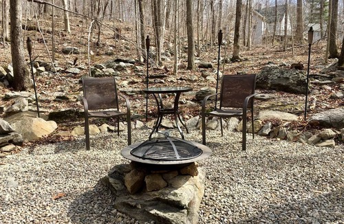 Bozrah Cabin | Fabulous Tiny House Surrounded by Forest in Norwich, Connecticut