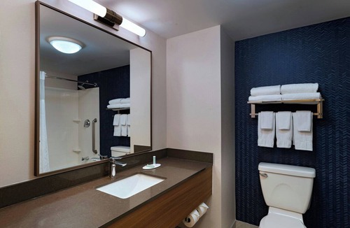 Edison Hotel | Fairfield Inn & Suites by Marriott Edison-South Plainfield
