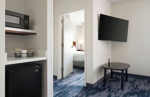 Newark Hotel | Fairfield Inn & Suites Newark Liberty International Airport