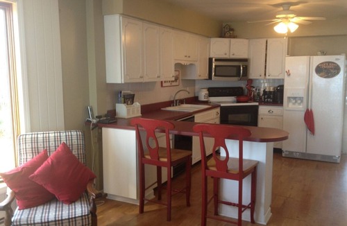 North East House | Fall Back @ Lakefront Home, Near Wineries & Breathtaking Sunsets w/Beach Access