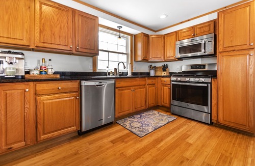 Wilmington House | Fall Country Chalet-PET Friendly,AirHockey,GameRM w/CommunityPool and amenities