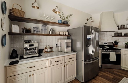 Elysburg House | Fallen Pines Villa - Pool, Hot Tub, Pickleball