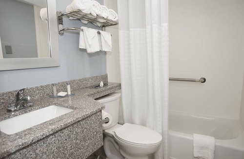 Teaticket Hotel | Falmouth Inn
