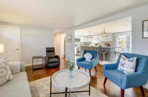 Hyannis House | Families Welcome! Home 2 Mi to Craigville Beach