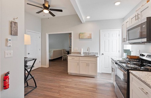 Hampton Apartment | Family beach getaway| sleeps 5