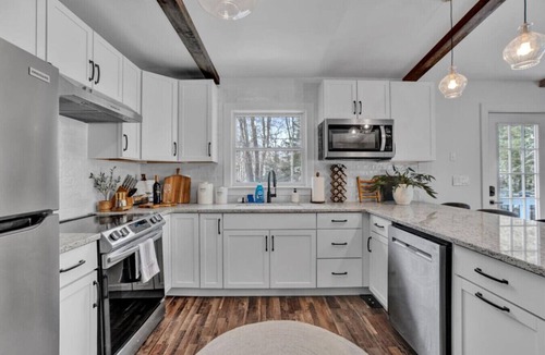 Pocono Summit House | Family Chalet: Arcade, Pool Table & Hot Tub