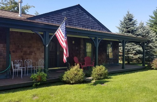 Tiverton House | Family Compound on 3+ Acres on 250 ft of Direct Waterfront - Sleeps 14+