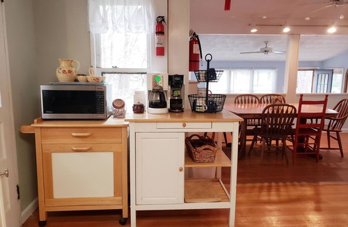 Ogunquit House | Family cottage nestled in the pines, 7/10 mile to beach, .5 to center of town