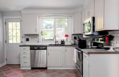 Norwalk House | Family Cottage with 4 King Beds and Fire Pit, Norwalk/Westport Border