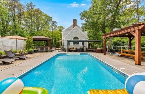 Barnstable House | Family Escape Luxury Retreat with Heated Pool&Firepit