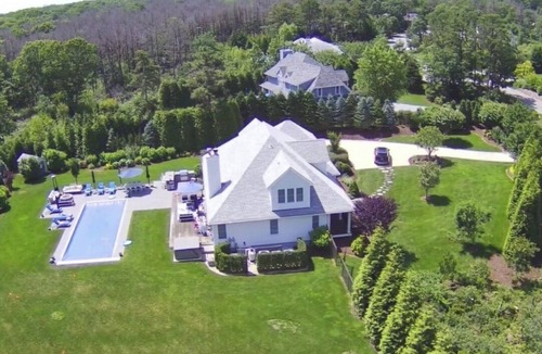 Quioque House | Family friendly 5-bedroom house in gorgeous Westhampton Beach with dream yard