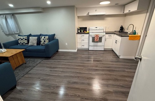 Niagara Falls House | Family-Friendly 2BR – Close to all Niagara Falls Attractions