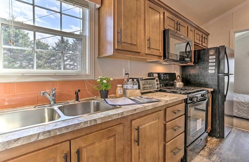 Pleasant Mount House | Family Friendly Cottage Complex for Glamping in Pennsylvania