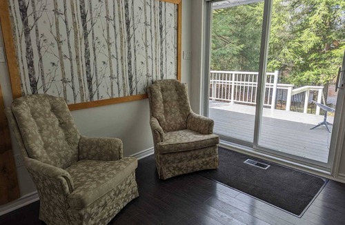 Bobcaygeon Cottage | Family friendly cozy cottage on the river. Dogs welcome!