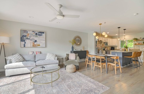 North Conway House | Family-Friendly Gem w/Heated Pool near Storyland!