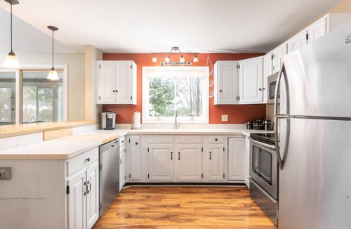 Intervale House | FAMILY-FRIENDLY, King Bed, Outdoor Space, Pet-Welcome - Intervale Lodge