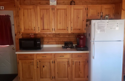 Woodsville Cabin | Family-friendly lakefront cabin nestled in the White Mountains!