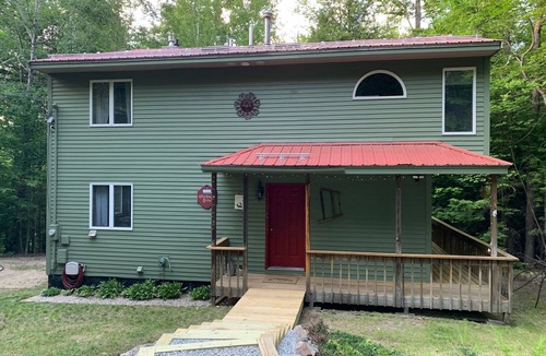 Eidelweiss Village House | Family friendly Ski/Lake house in the White Mountains - walk to lake
