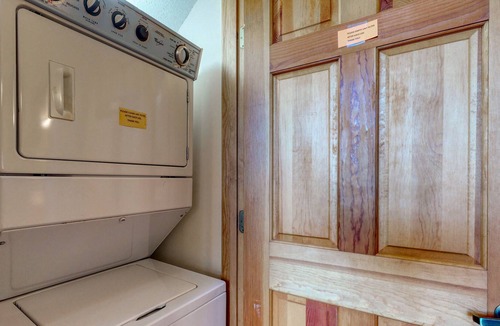 Woodstock Condo | Family-Friendly Condo with a Loft plus Fast WiFi, Shared Pools, Hot Tub, & Golf