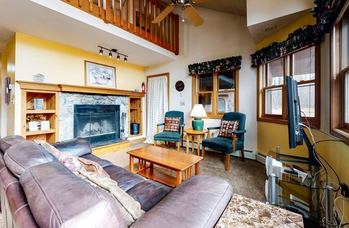 Woodstock Condo | Family-Friendly Condo with a Loft plus Fast WiFi, Shared Pools, Hot Tub, & Golf