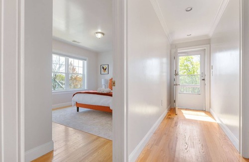 Dorchester House | Family & Group Haven near Downtown Retreat