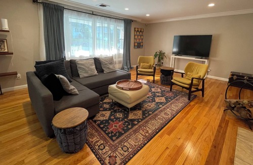 West New Haven House | Family home in quiet Westville neighborhood