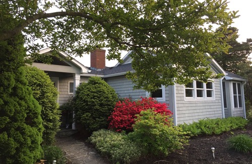 Charlestown House | Family house on Ninigret Pond in Arnolda East