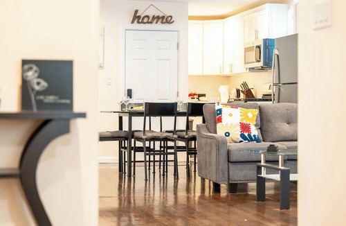 Meeting House Hill Apartment | Family Retreat 4-Bedroom Boston 1st-floor Apt w/Free Parking Pet-Friendly 301