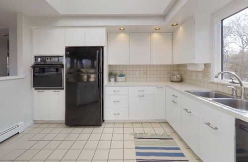 Dennis House | Family retreat: 5 min walk to Bayview Beach, sleeps 10
