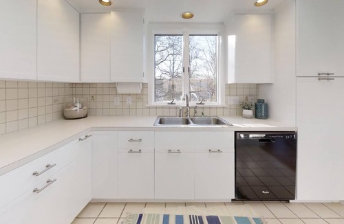 Dennis House | Family retreat: 5 min walk to Bayview Beach, sleeps 10