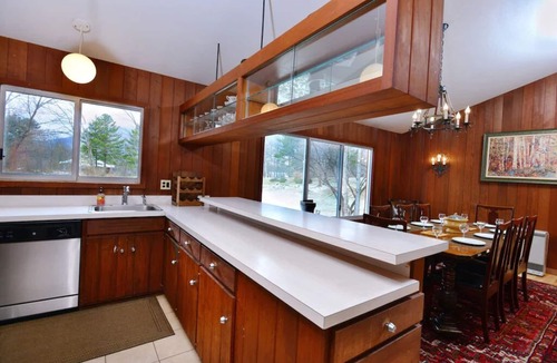 Manchester House | Family Reunion Gem! Pool, Tennis, Deck, Fireplace, Views, Privacy - Dogs loved
