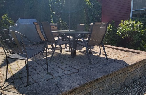 Niantic House | Family Summer Cottage, 0.1 mile from private beach