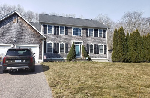 Westerly House | Family Summer Oasis- pets allowed, near beaches, swimming pool, outdoor kitchen!