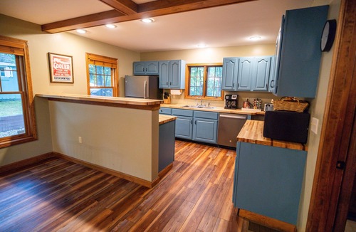 Farmington Cabin | Fantastic 4-Season Home @ Baxter Lake - Sleeps 8
