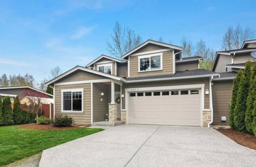 Holly House | Fantastic South Everett 4 bedroom, 2.5 bath home
